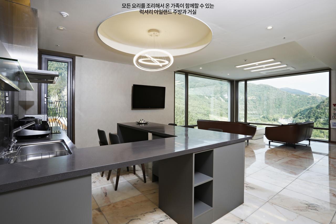 Pine Forest Jeongseon Alpine Resort Zewnętrze zdjęcie